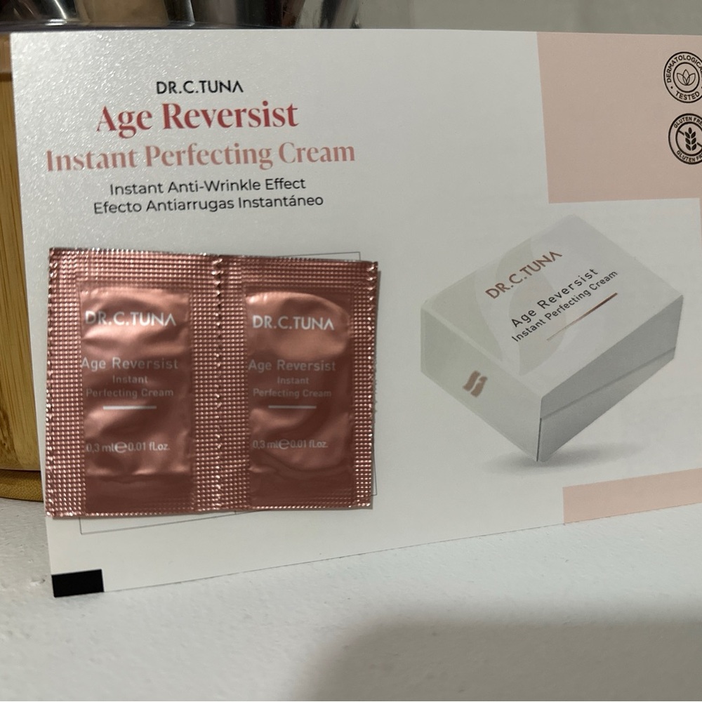 Age Reversist Instant Perfecting Cream